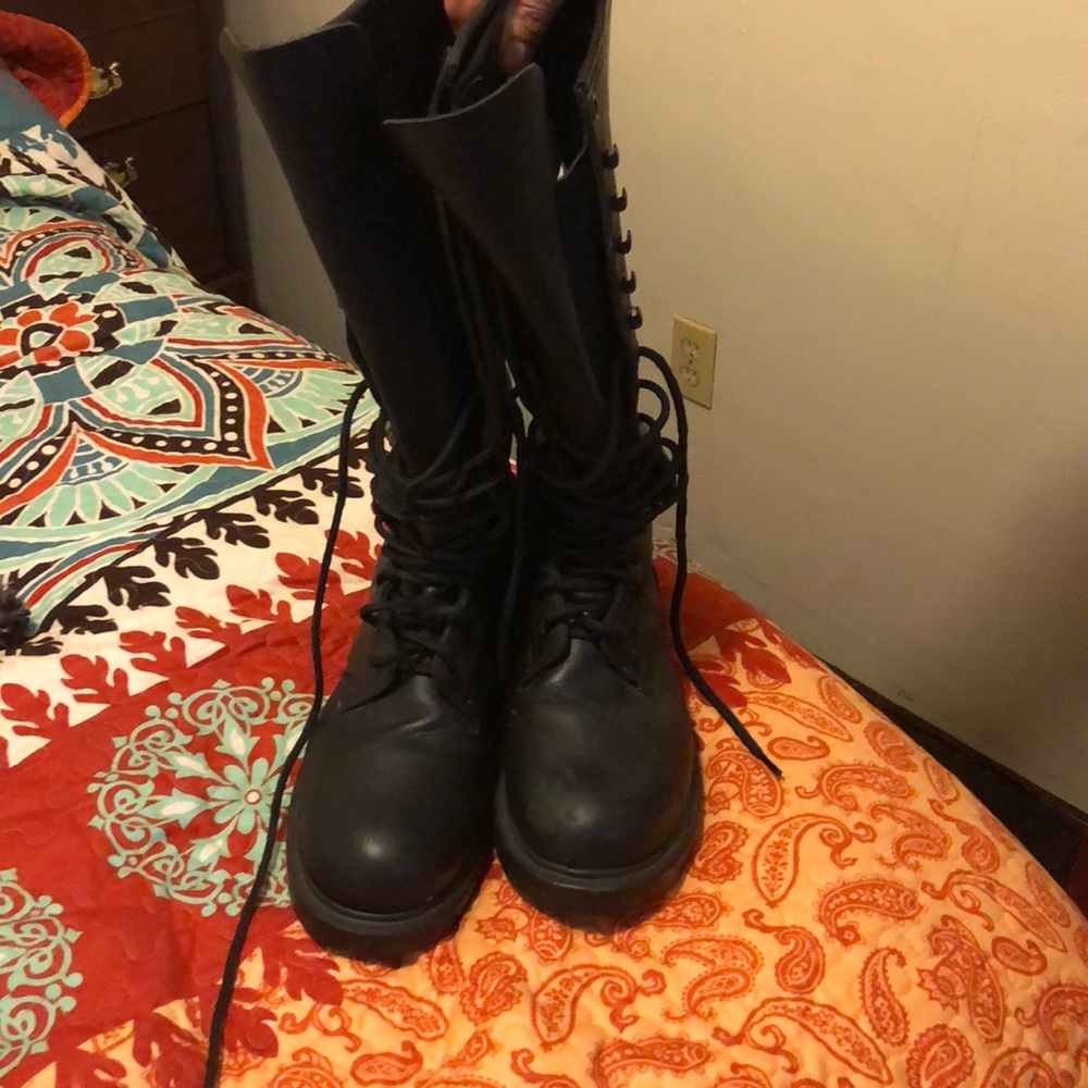 Men’s Motorcycle steel toed riding boots.